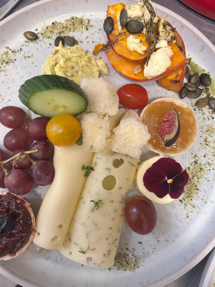 Auschnitt von einem Frühstück im Ava